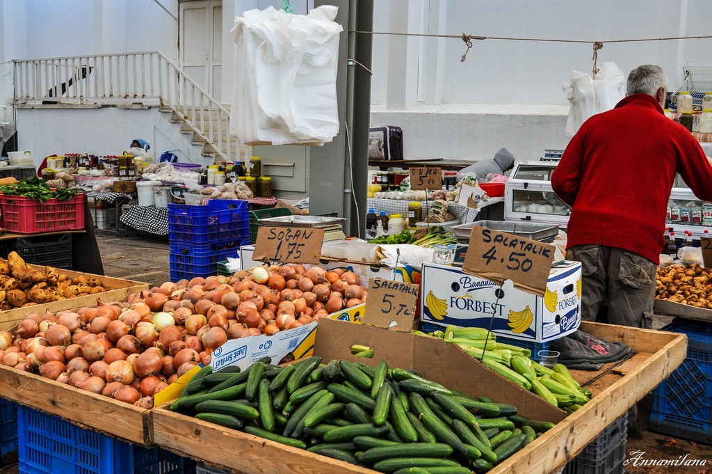 Преображенский рынок доставка продуктов на дом москва. Преображенский рынок. Огурцы на рынке. Рыба на Преображенском рынке. Огурцы на рынке Тирасполя.